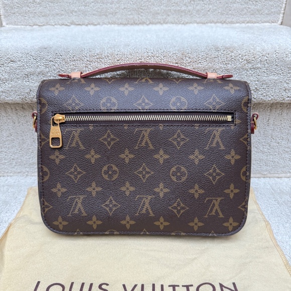 Louis Vuitton Monogram Pochette Metis - Picture 7 of 10